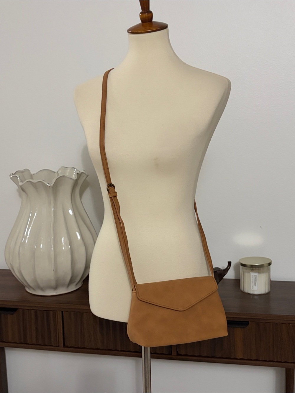 Universal Thread‎ Camel Tan Crossbody Envelope Bag